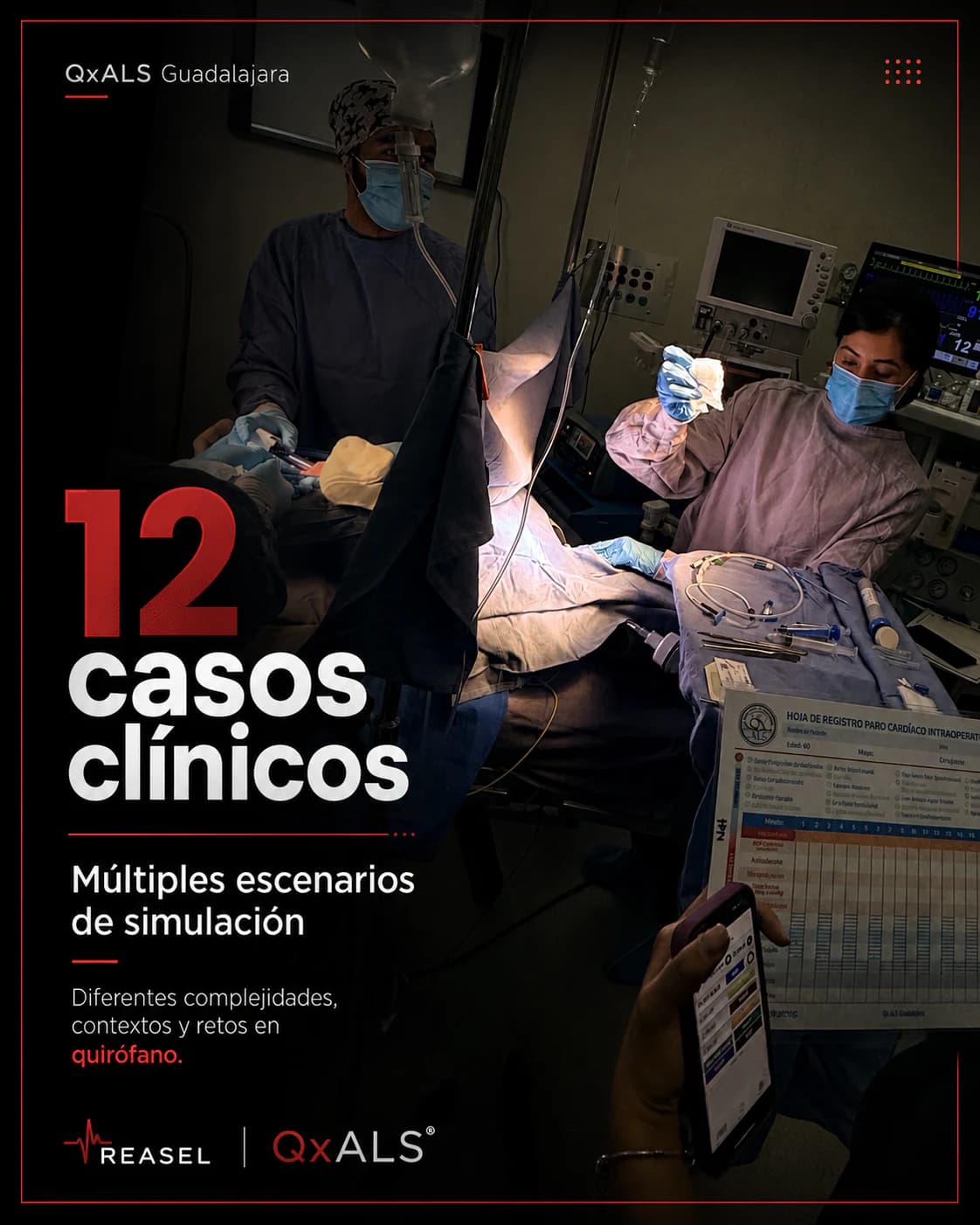Equipo trabaja en un escenario clínico simulado con monitor, hoja de registro y apoyos digitales.